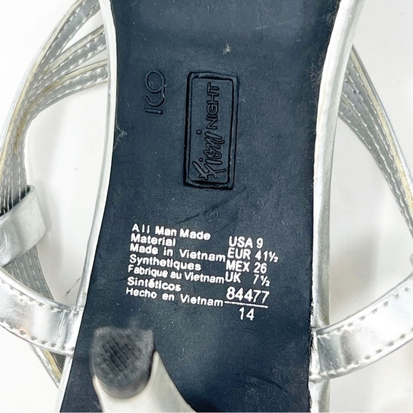 FIONI NIGHT SILVER DRESSY FAUX LEATHER SANDALS HEELS WOMENS SZ 9 - Picture 7 of 7